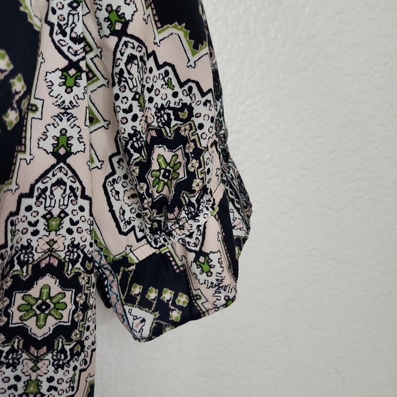 Cupcakes and Cashmere Kabrina Wrap Blouse Women's Size Small - Picture 4 of 13